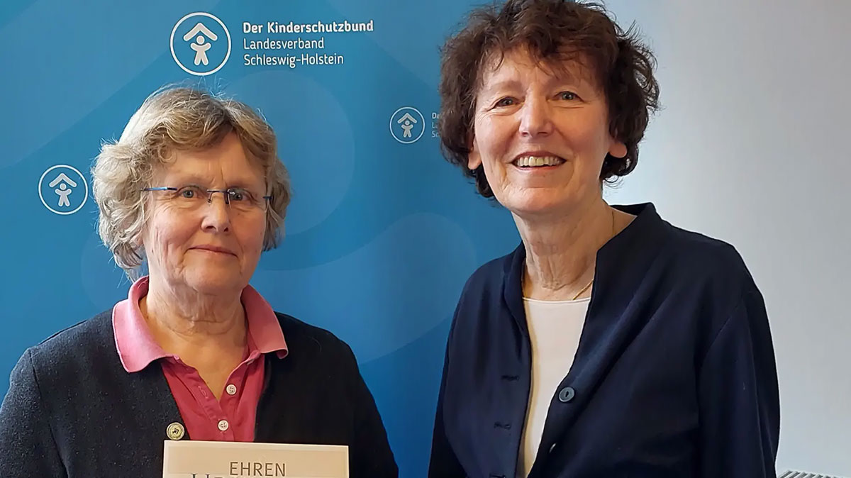 Kinderschutzbund Ostholstein ehrt Mechtild Piechulla mit Ehrennadel